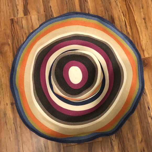 Oversized Floppy Hat - Picture 3 of 8